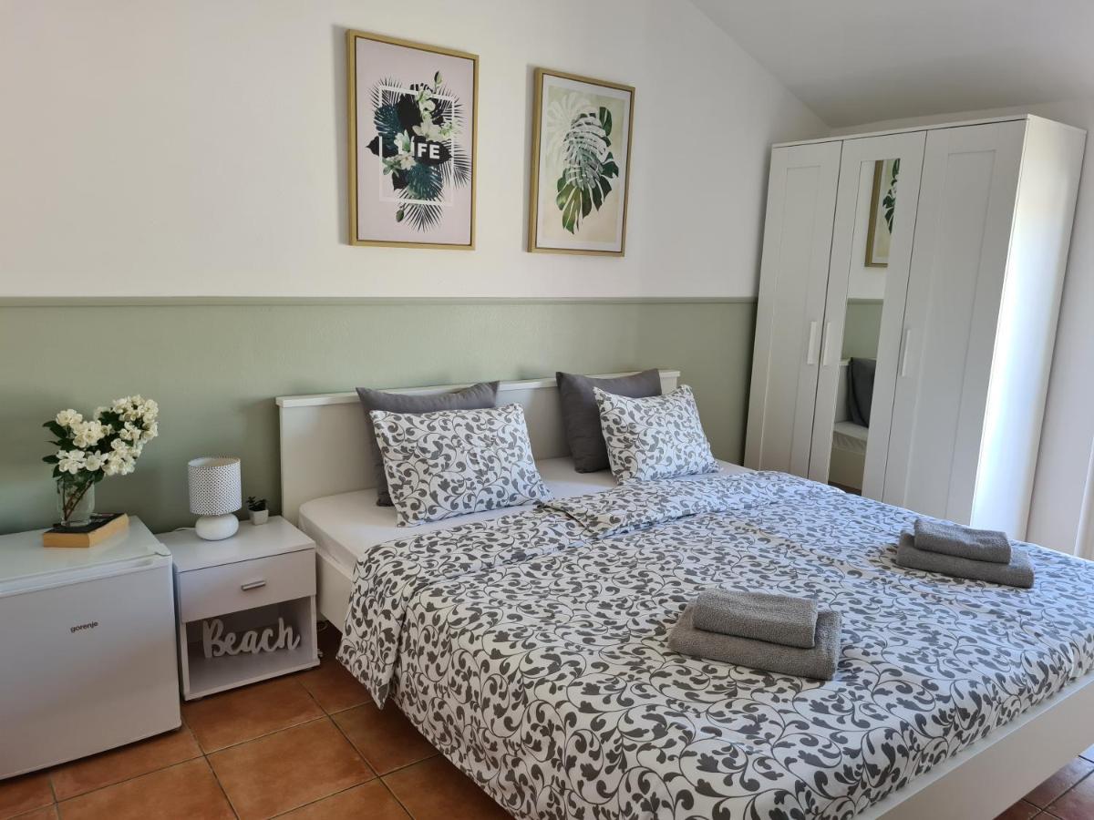 Apartment & Rooms Roza Peroj Ruang foto