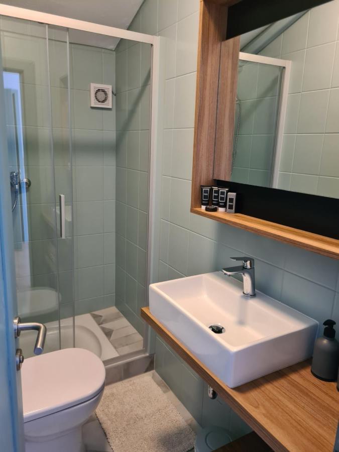 Apartment & Rooms Roza Peroj Ruang foto