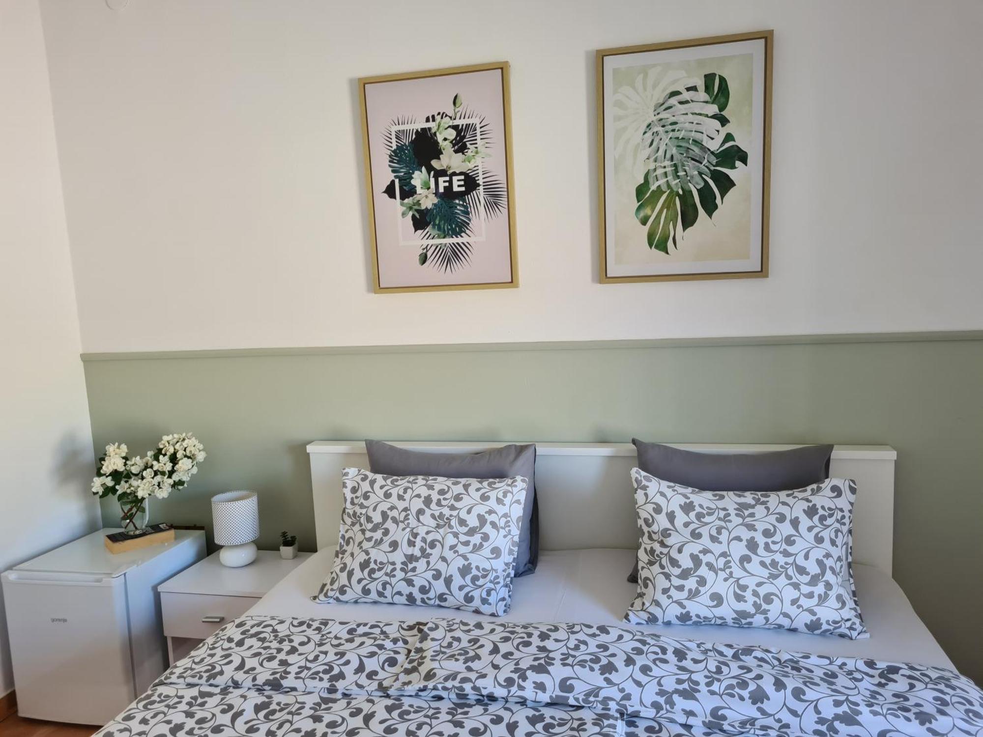 Apartment & Rooms Roza Peroj Ruang foto