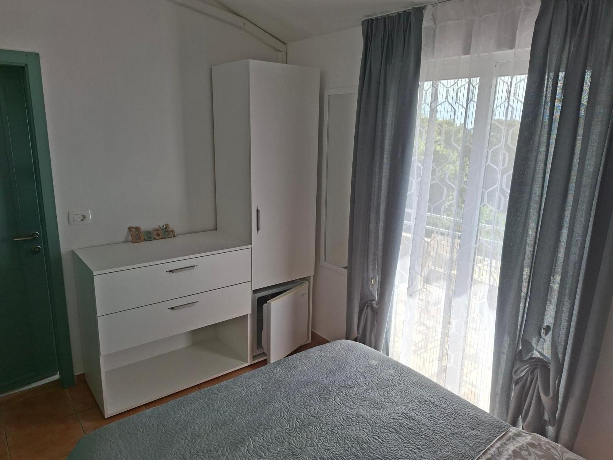 Apartment & Rooms Roza Peroj Bagian luar foto