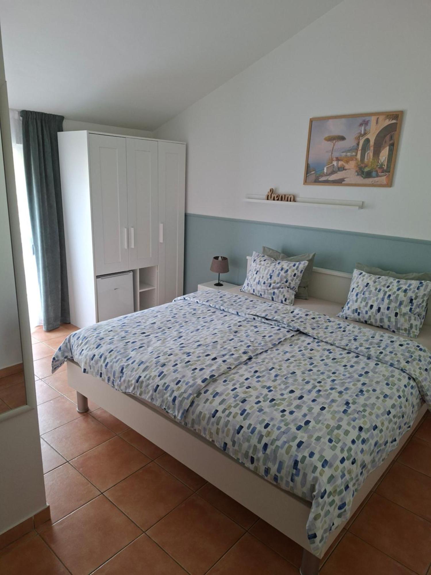 Apartment & Rooms Roza Peroj Bagian luar foto